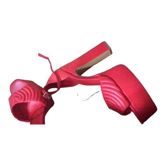 Aldo red quilted‎ heart platform Ankle strap puffy platform heel sandals size 10 - Picture 14 of 16